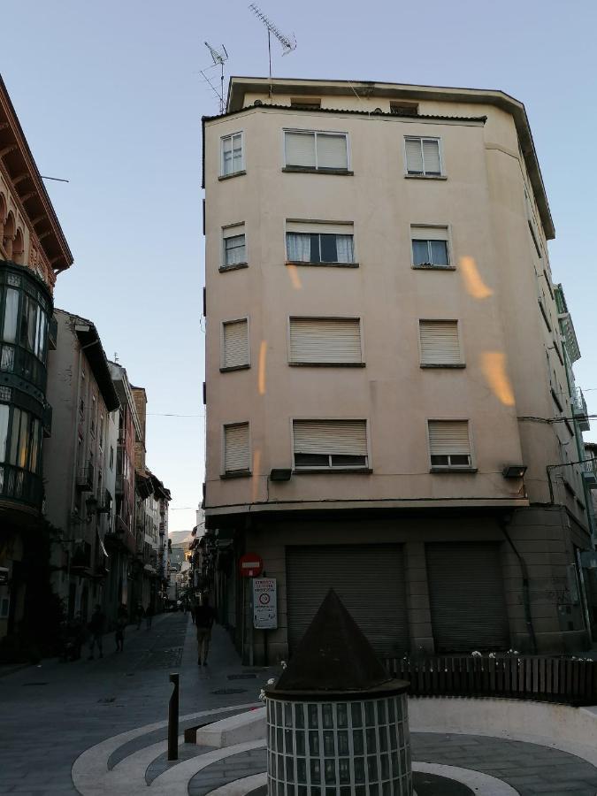 Casa Oroela Apartment Хака Екстериор снимка