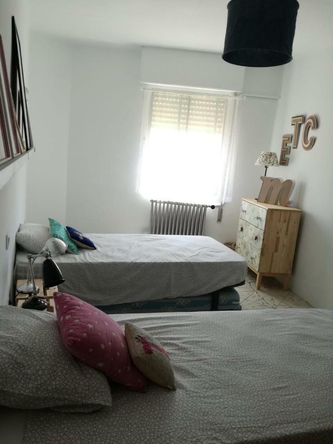 Casa Oroela Apartment Хака Екстериор снимка